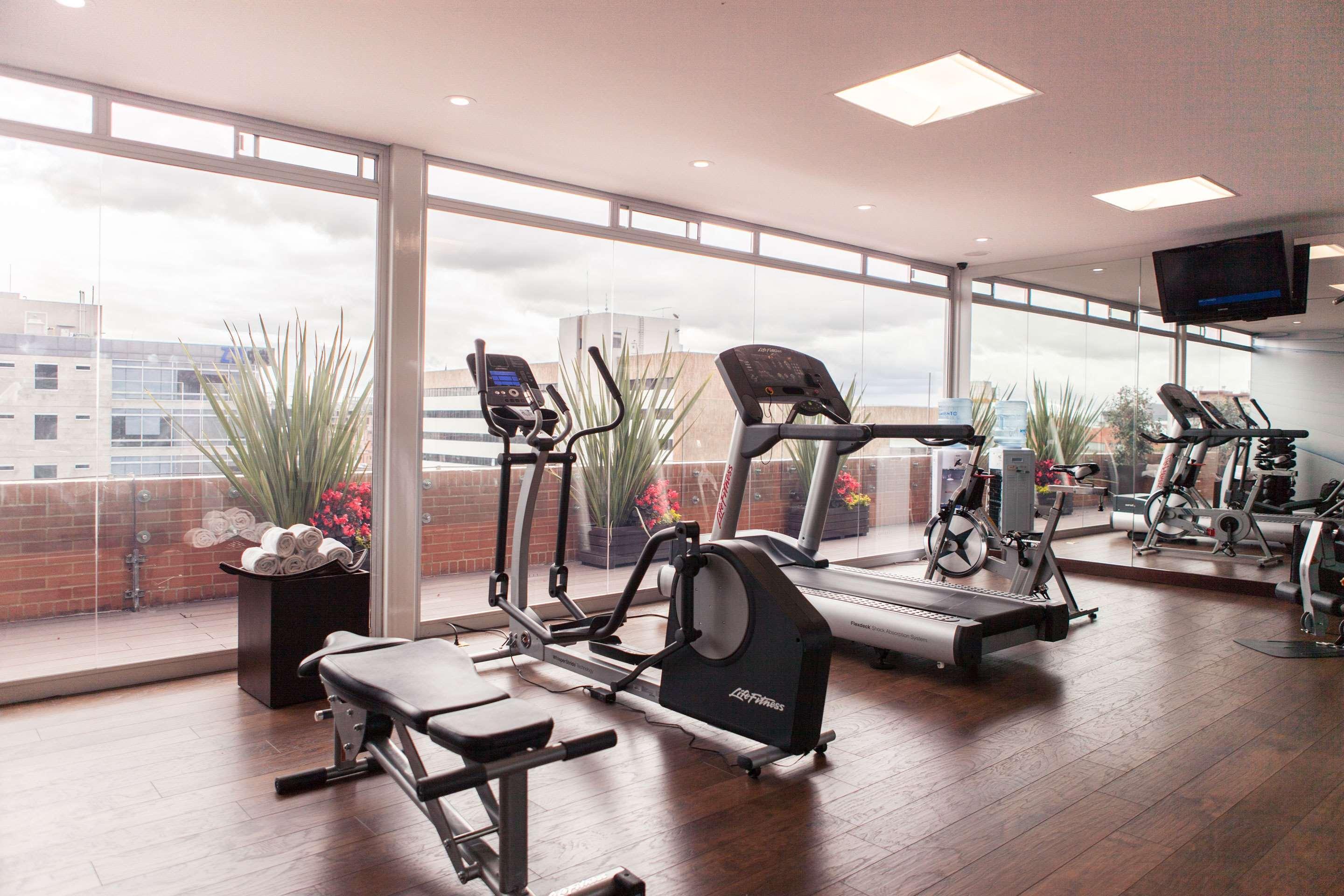 Best Western Plus 93 Park Hotel Bogota Luaran gambar A gym in a hotel