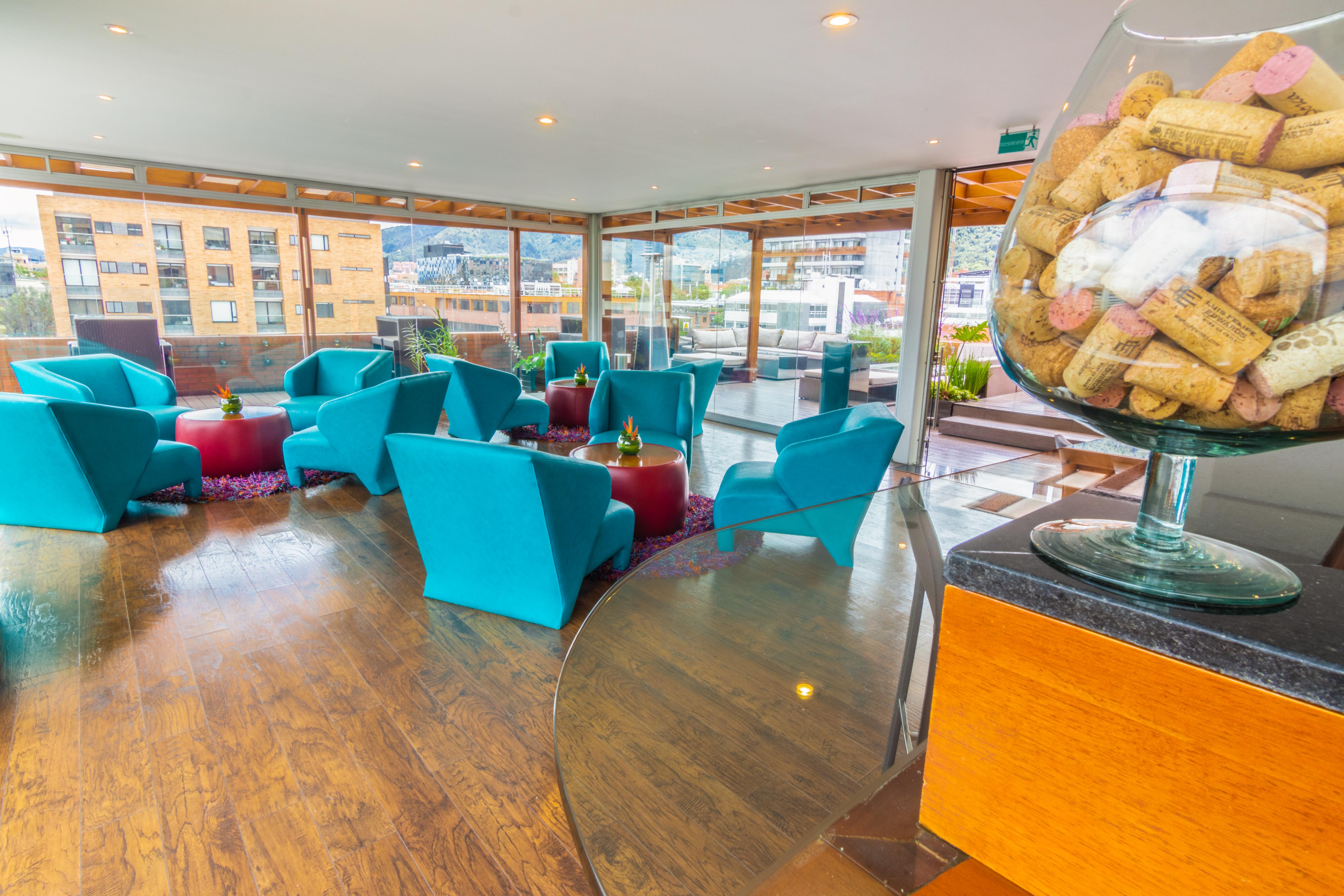 Best Western Plus 93 Park Hotel Bogota Luaran gambar The lounge at the airport