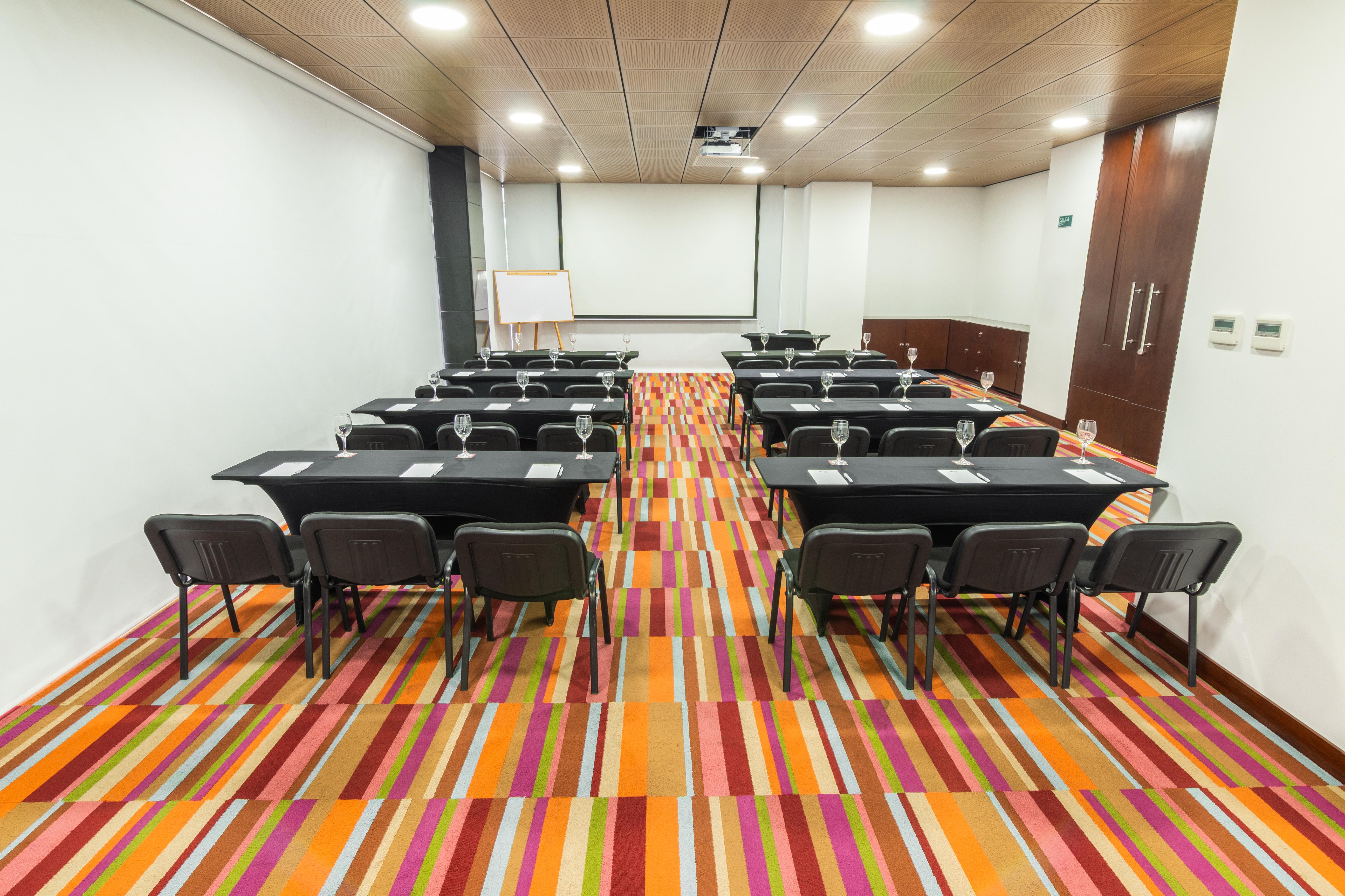 Best Western Plus 93 Park Hotel Bogota Luaran gambar Meeting room at the hotel