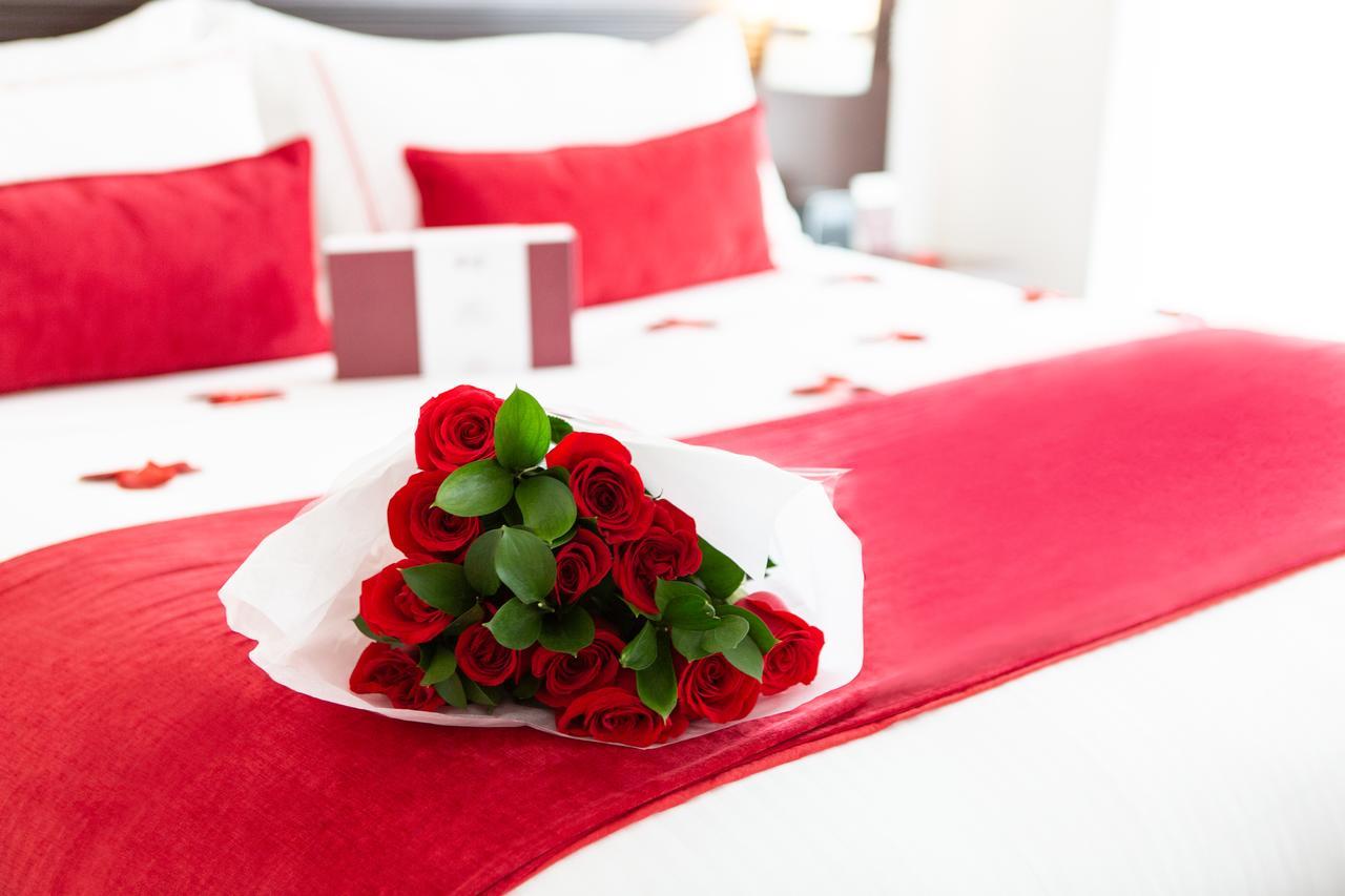 Best Western Plus 93 Park Hotel Bogota Luaran gambar A bouquet of red roses