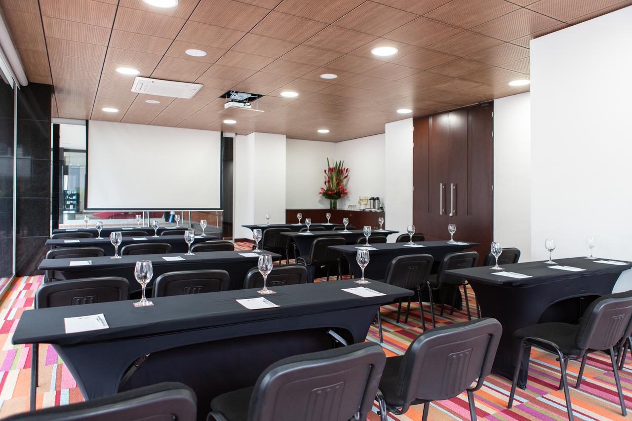 Best Western Plus 93 Park Hotel Bogota Luaran gambar Meeting room at the hotel