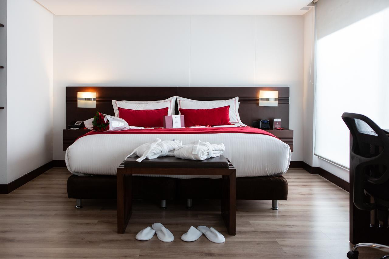 Best Western Plus 93 Park Hotel Bogota Luaran gambar A bedroom at the hotel